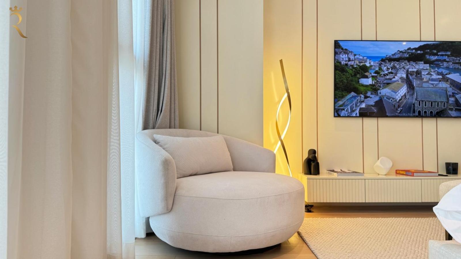 Azure Bliss 1br Retreat Near Saadiyat Attractions Abu Dhabi